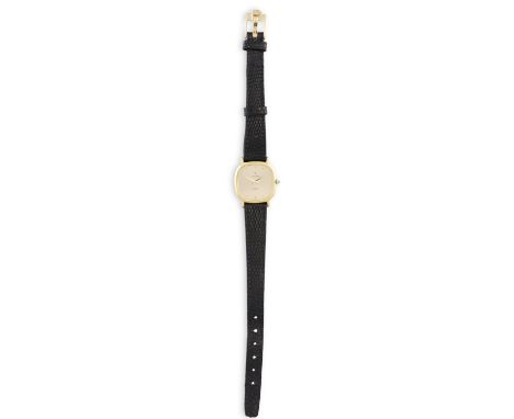 AN 18K GOLD QUARTZ WRISTWATCH BY CONCORD, the cushion-shaped signed case with champagne dial, dots for numerals and gilt swor