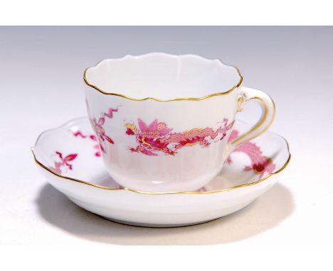 Mokkatasse mit Untertasse, Meissen, 2.H.20.Jh.,  purpurroter Drachendekor, goldgehöht, H.ca. 5 cmMocha cup with saucer, Meiss