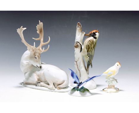 4 Porzellanfiguren, Rosenthal, 40er Jahre,  liegender Hirsch, T. Kärner, H. ca. 16.5cm, Specht am Baumstamm, 17cm, Schmetterl