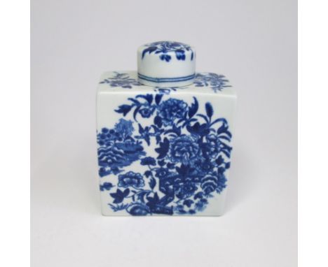 A Worcester tea canister and cover, of rectangular form with slightly domed cover, printed in blue with the 'Fence' pattern, 