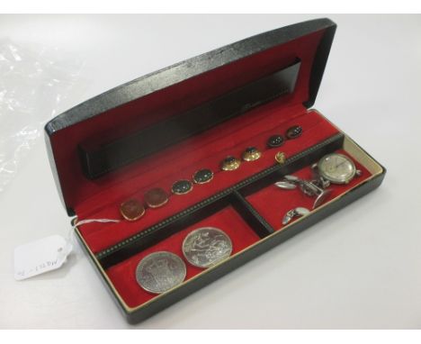 Three pairs of gold mounted cufflinks, a stick pin, a tigers eye pair of cufflinks, 1895 Crown coin, 2 1/2 guilder coin 1929,