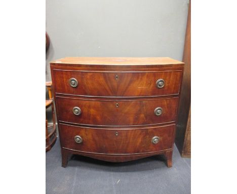 A Regency mahogany bow front chest of drawers 87 x 91 x 50cm  