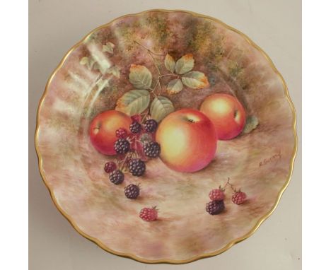 A Royal Worcester tazza, decorated with hand painted fruit by Edward Townsend, diameter 9.5ins good condition