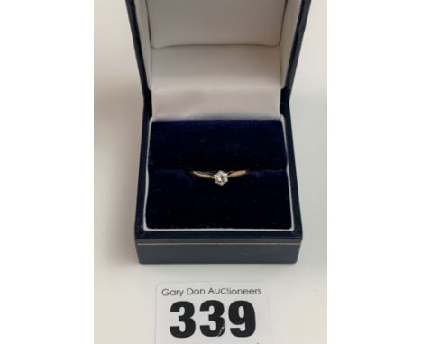 9k diamond ring. Size K, W: 1.2g