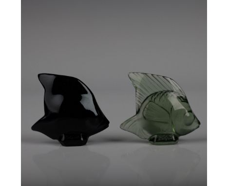 This pair of elegant frosted glass fish figurines exudes sophistication and charm, reminiscent of iconic designs by Lalique. 