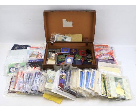 An extensive collection of contemporary coinage. Including First Day covers and some proof in cases