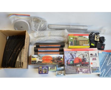 Collection of OO gauge railway models and accessories to include Hornby Toplink limited edition R242 Britannia Class 4-6-2 'R