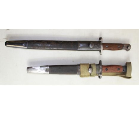 WWI 1907 Enfield bayonet/trench knife with scabbard. WWI 1907 trench knife. With scabbard and webbing frog