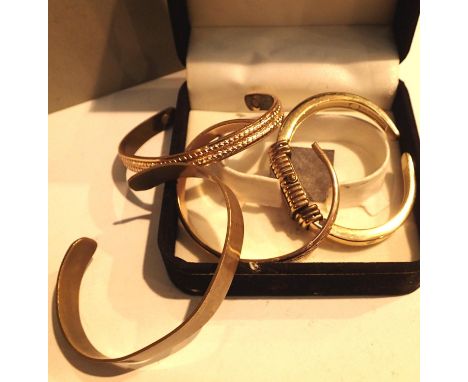 Three copper bracelets and a Copperfield boxed Larks wristwatch. P&amp;P Group 1 (£14+VAT for the first lot and £1+VAT for su
