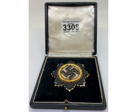 WWII gold grade Deutsches Kreuz in presentation box. P&amp;P Group 1 (£14+VAT for the first lot and £1+VAT for subsequent lot