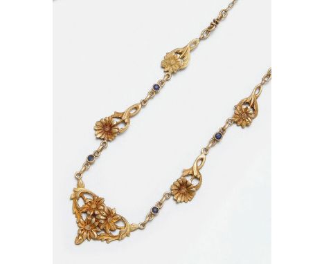 Gelbgold, 14 ct.; Verlaufende Collier-Kette mit floralen, durchbrochen gearbeiteten Elementen, akzentuiert durch kleine Saphi