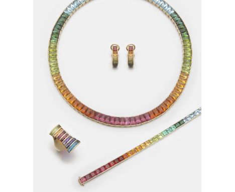 Collier, korrespondierendes Paar Ohrclips, Rivière- Armband und Marquisering. Gelbgold, gest. 750. Schauseitig linear besetzt