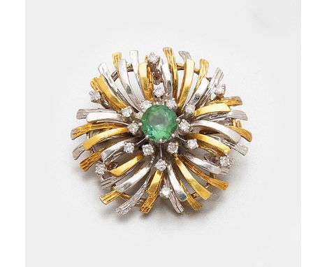 Gelbgold, teilw. mit Weißgold verbödet, gest. 750. Zentral besetzt mit einem apfelgrünen Granat von ca. 0,80 ct. und Diamante