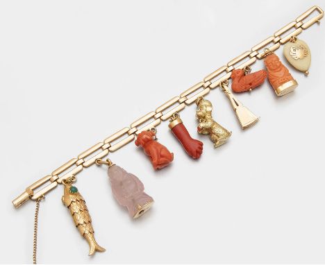 Rosé- und Gelbgold, 14 k; Gliederarmband mit insges. neun Anhängern aus Rosenquarz sowie lachsfarbener und roter Koralle, in 