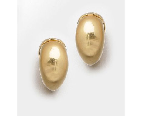 Gelbgold, gest. 750. Herstellerzeichen. Ges.-Gew. ca. 27,39 g. Pair of earrings by Pomellato, in 18 k gold. Manufacturer's ma