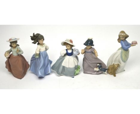 Five Nao figures, young girls in various poses (5).