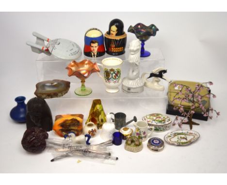 A collectors' lot to include a pair of carnival glass dessert dishes, 'Orange Tree' design, various ceramics to include trink