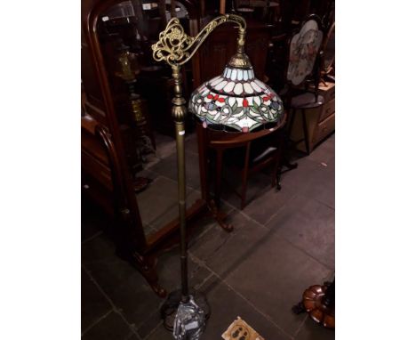 A Tiffany style standard lamp, height 163cm.Condition Report: After inspection, the Lot 812 is in good condition with no sign