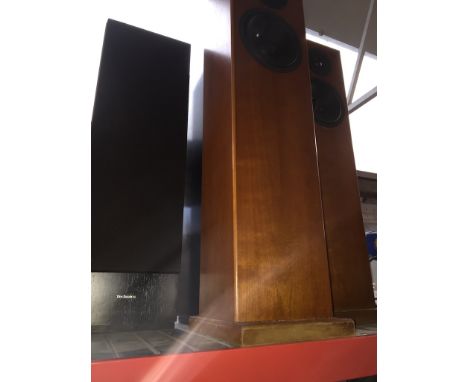 A pair of Technics speakers and a pair of Neat wooden speakersWe are unfortunetly unable to give an answer about if the speak