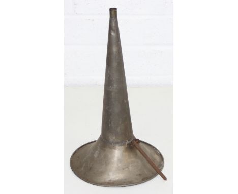 Antique phonograph horn, 31cm L