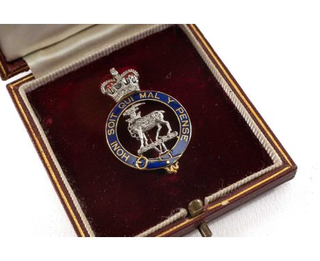 YELLOW METAL DIAMOND & ENAMEL GARTER BROOCH, bearing motto 'Honi Soit Qui Mal Y Pense' (shamed be whoever thinks ill of it), 