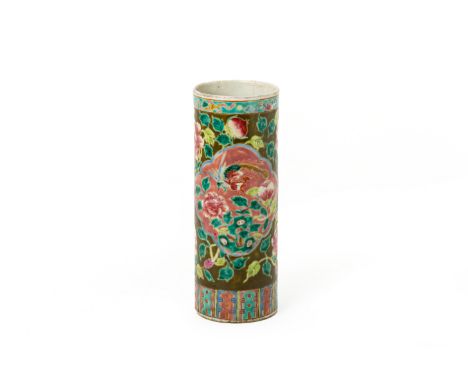 AN OLIVE GREEN GROUND FAMILLE ROSE JOSS STICK HOLDER
Decorated with pink ground shaped oval reserves of flying phoenixes abov