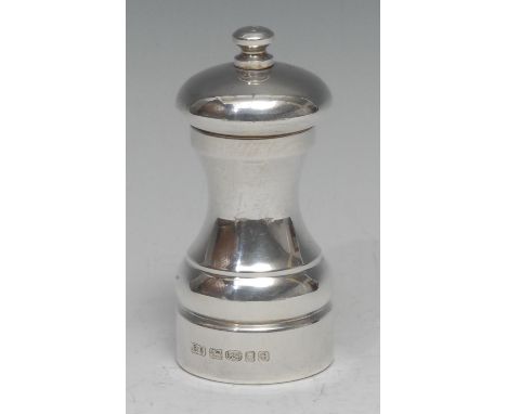 An Elizabeth II silver pepper grinder, 10.5cm high, London 2004 