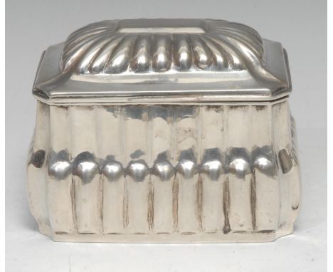 An Austrian silver fluted rectangular tea caddy, hinged cover, 12cm wide. c.1900, 14oz 