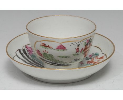 A Chamberlains Worcester Stag Hunt pattern tea bowl and saucer, the saucer 13.5cm diam, c. 1790 