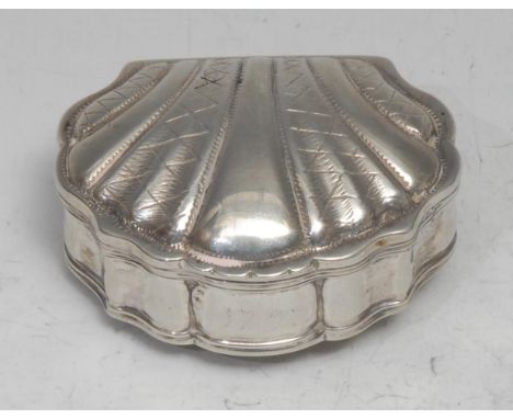An 18th century Dutch silver shell shaped snuff box, hinged cover, 6.5cm wide, pricked initials GL and date of 1792 
