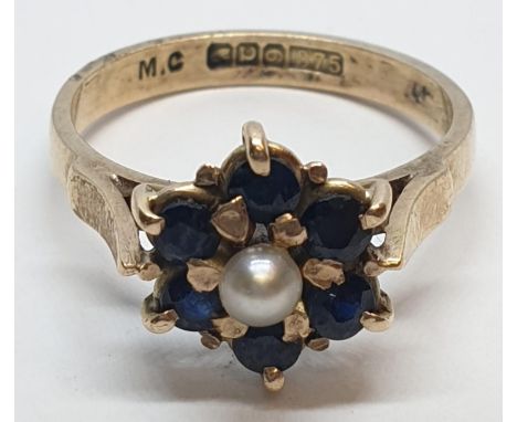 9ct Yellow gold sapphire and pearl cluster ring. Weight 2.8g, Size M. 