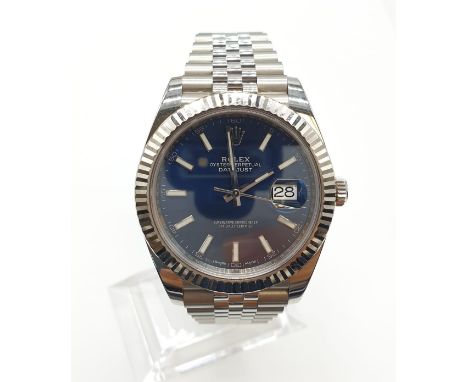 Rolex Oyster Perpetual Datejust gents chronometer watch with blue face and steel strap, 40mm case immaculate condition in ori