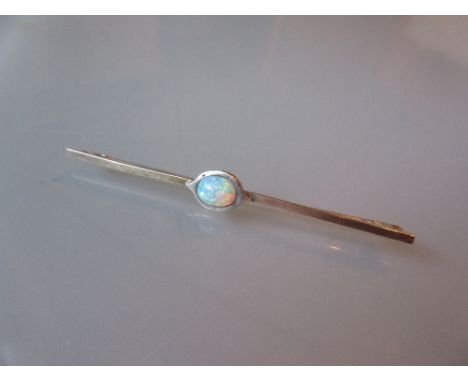 9ct Gold opal set bar brooch