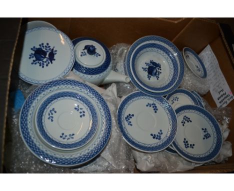 Royal Copenhagen Traquebar Faience patten extensive dinner service, including: teapot with stand, various plates, dessert bow