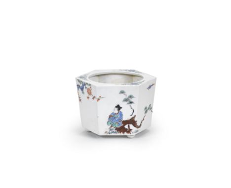 A kakiemon Hexagonal vesselEdo period (1615-1868), early 18th centuryDecorated in typical Kakiemon palette of red, blue, gree