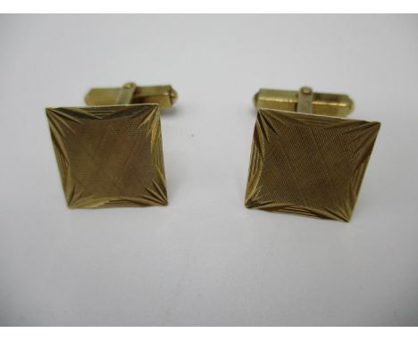 A pair of 9ct gold cufflinks with engraved decoration, 6.8g 