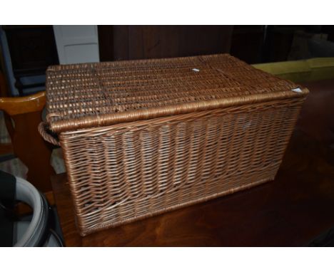 A large wicker hamper, approx. 74 x 46 x 37cm