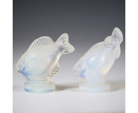 DESCRIPTION: Art Deco Sabino opalescent crystal figurines of goldfishes. Intricately detailed and rests on circular bases. In