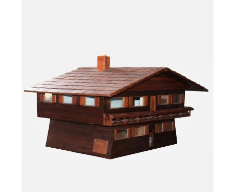 DESCRIPTION: This fun retro-cool American style dollhouse was inspired by the early 1980s. It comes with two detachable floor