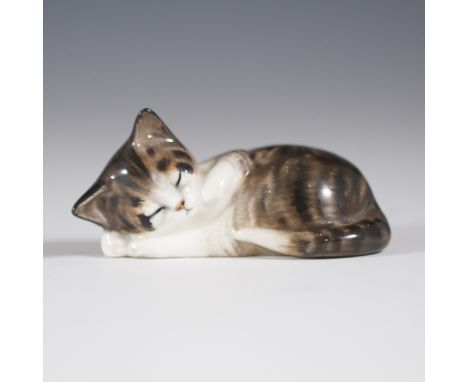 DESCRIPTION: Royal Doulton bone china figurine of a hand painted sleeping kitten. Finished with a glossed glaze and stamp wit