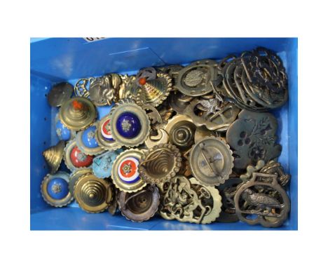 Various vintage and other horse brasses