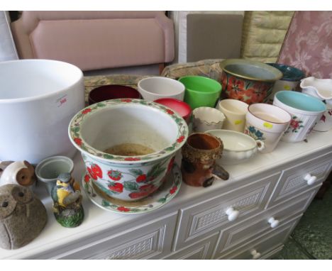 SELECTION OF CERAMIC PLANTERS , ORNAMENTS AND OTHER CHINA. (AF)
