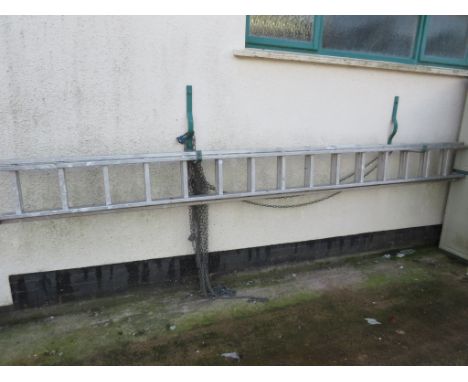 YOUNGMAN D.I.Y CLASS 3 DOMESTIC DUTY RATING 95KG ALUMINIUM LADDER. (AF)