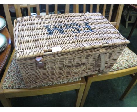 FORTNUM AND MASON SMALL WICKER HAMPER (NO CONTENTS)