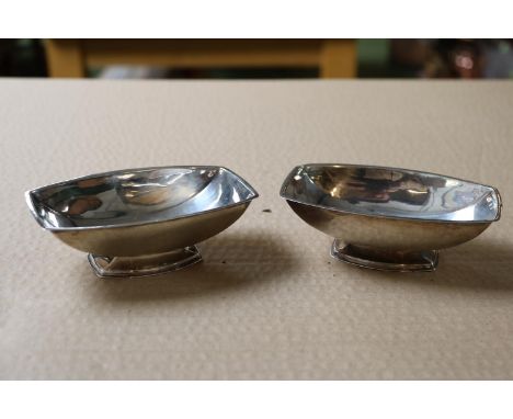 Pair of Silver open dishes of Art Deco Form 160g total weight Sheffield 1938 