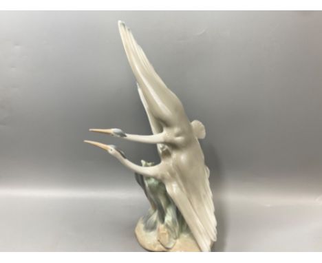 Nao by Lladro figure of 2 cranes mid flight in good condition