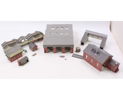 Large tray containing some exceptionally well made 00-gauge card buildings: 3-road engine shed, station platform, signal box,
