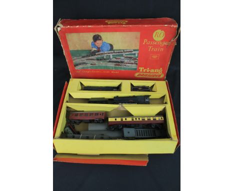 Tri-Ang railways oo gauge RO electric scale model passenger train in original box together with various accessories to includ