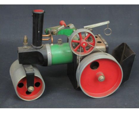 Vintage Mamod steam engine (no box).  CONDITION REPORT; Rather rusty in places, paint work overall seems okay. Appears comple