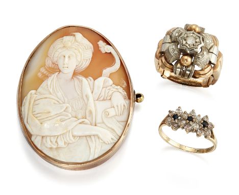 A small group of jewellery, comprising: an Italian 18ct two colour gold ring, Italian assay marks, circa 1940, with 9ct gold 